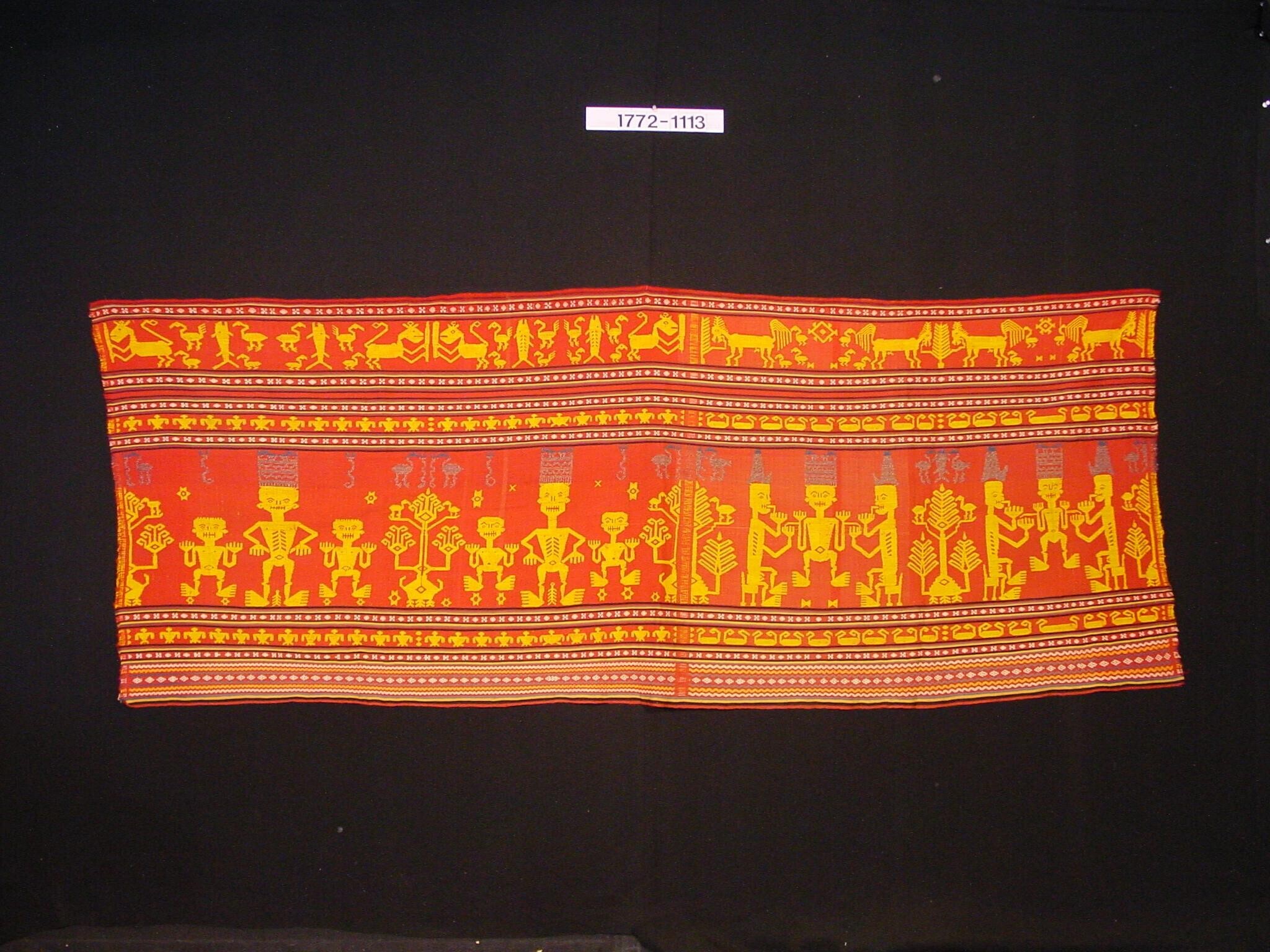Lower border of a tube skirt for women