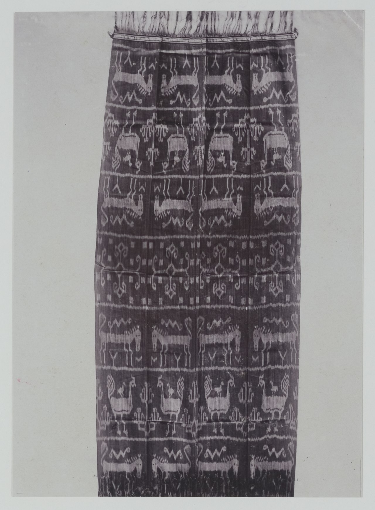 Ikat textilee from Sumba, KITLV 5639