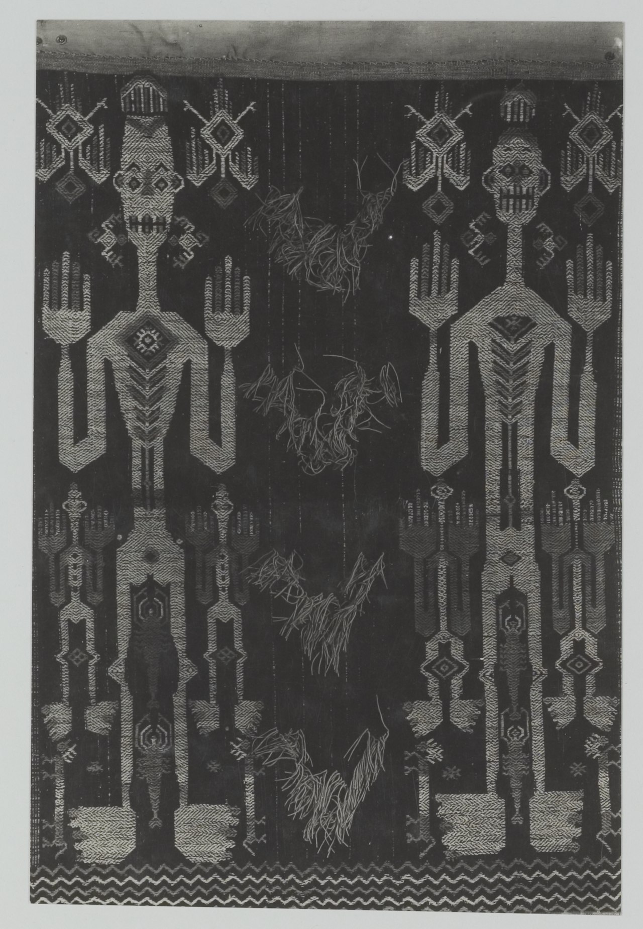 Lau pahudu kiku ikat textilee from Sumba, KITLV 5635